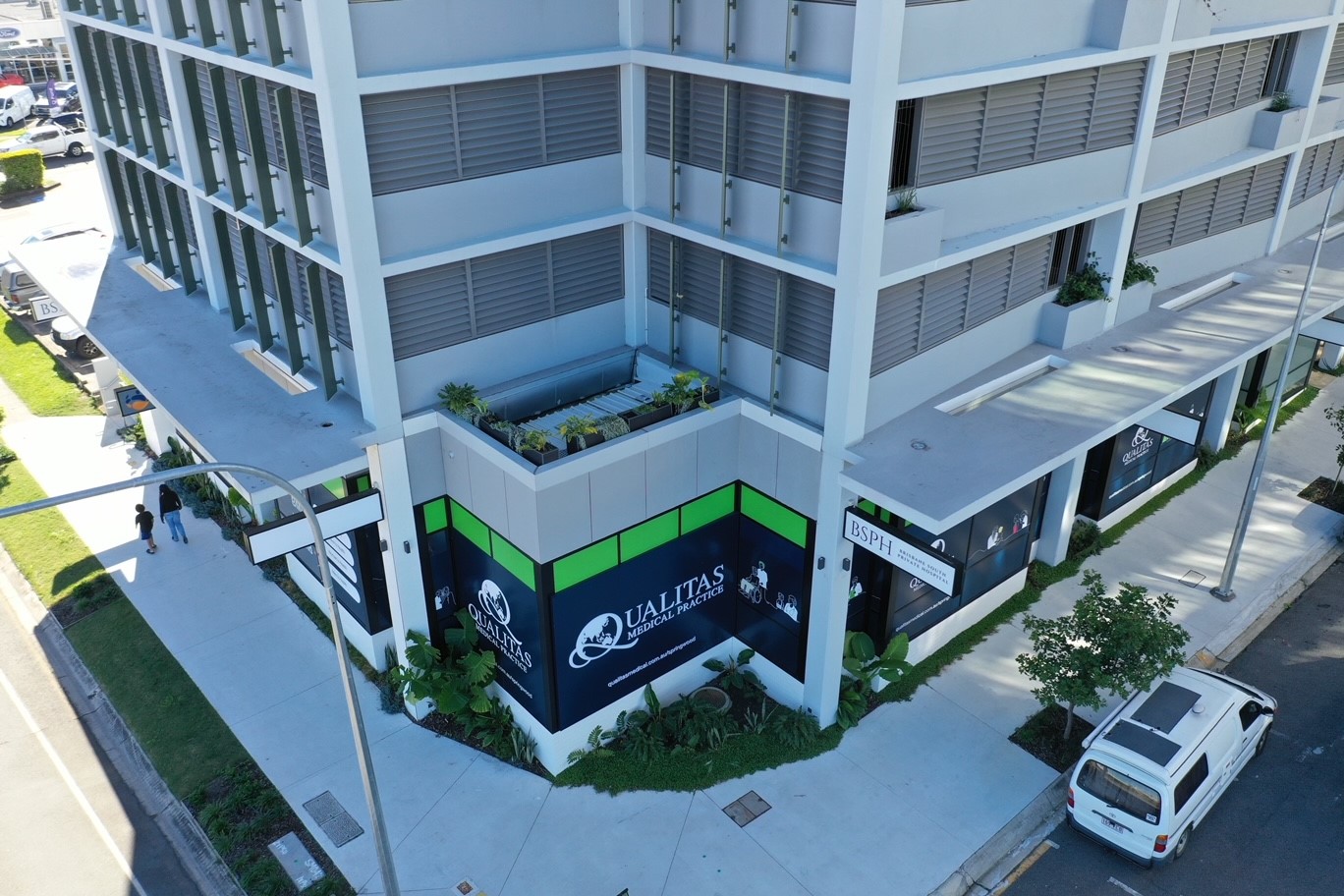 Springwood Medical commercial landscape - paving and planting